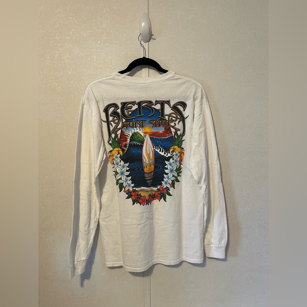 Gildan | Burt’s Surf shop White Long Sleeve Men's Tee | Size Medium. - Picture 5 of 5